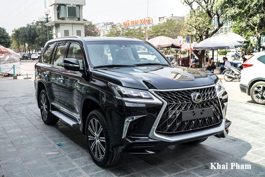 Ảnh chi tiết xe Lexus LX570 Super Sport 2020 bản độ Trung Đông 4 ghế VIP MBS tại Việt Nam