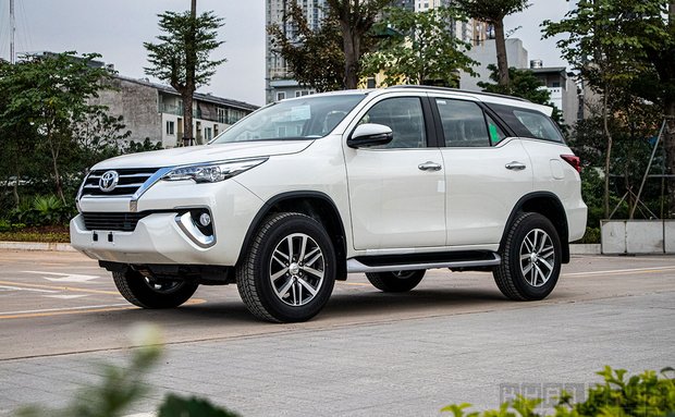 Không cần đợi chính sách mới, Toyota Fortuner vẫn được giảm lệ phí trước bạ