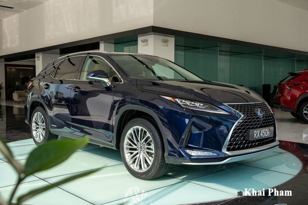 Cận cảnh xe Lexus RX 450h 2020 tại Việt Nam, giá hơn 4,6 tỷ đồng